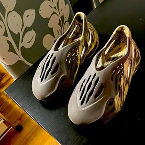 Womens size 8.5 Yeezy foam runner(THESE ARE REAL YEEZ’S)